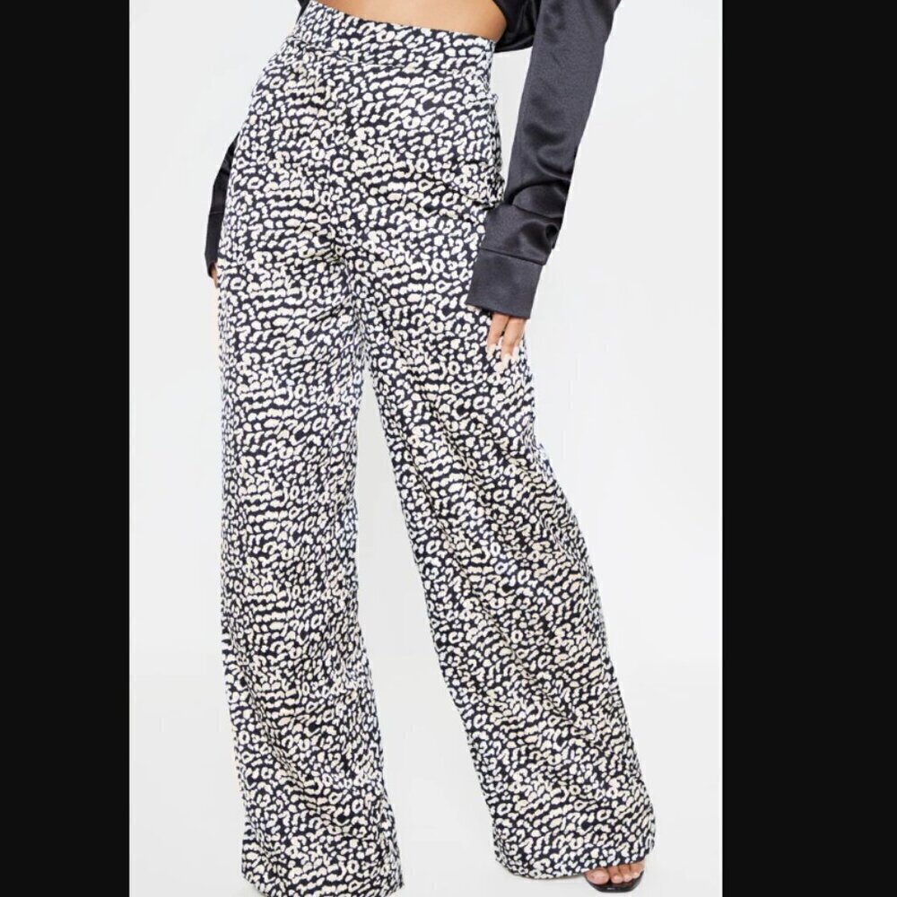 PrettyLittleThing Leopard Wide Leg Pants drawstring pockets 4